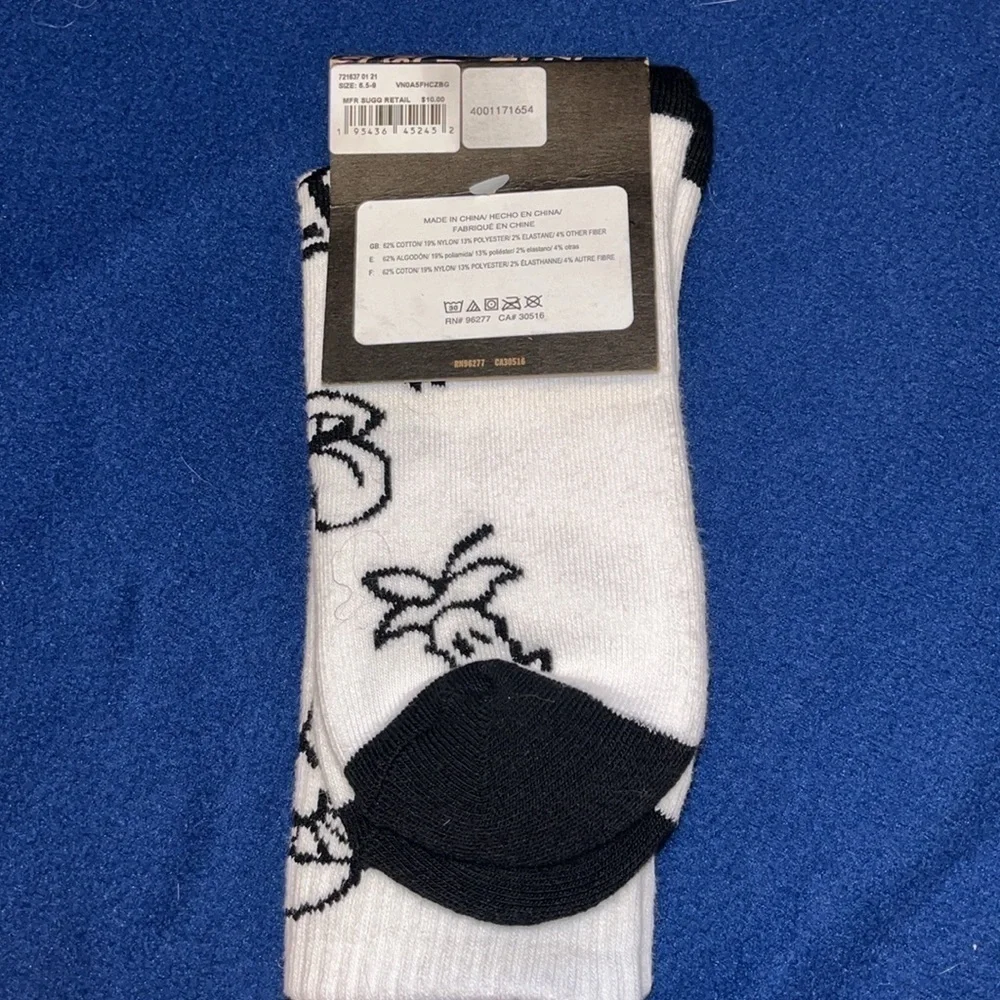 VANS MN  NWT LOST AND FOUND WHITE & BLACK - size 6.5-9